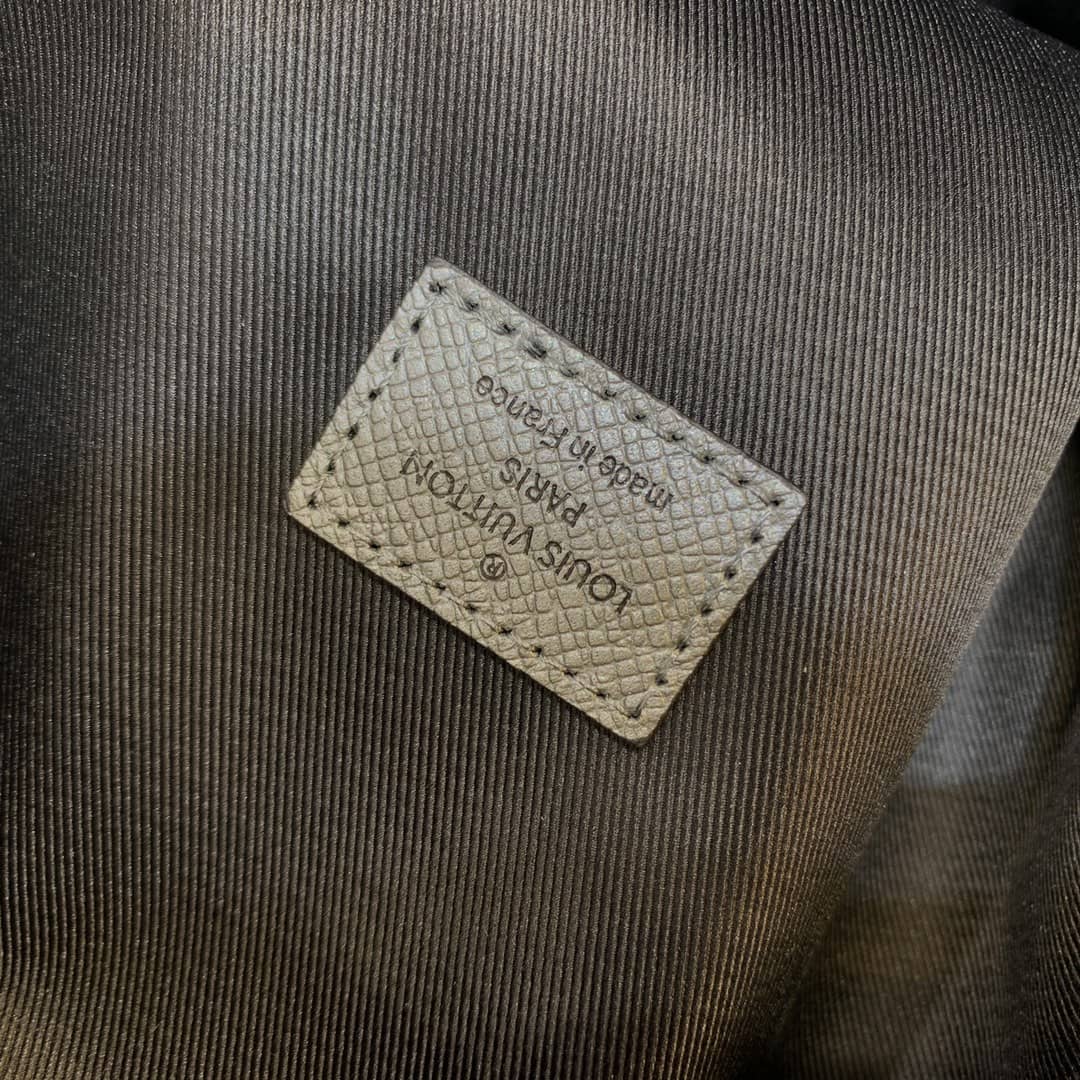 L0vis Vvtt0n Discovery PM Steel Monogram Canvas Taiga Gray M30835 Replica Backpack