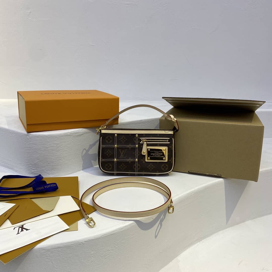 L0vis Vvtt0n Pochette Dupe Monogram Riveting Accessories M51980 Brown