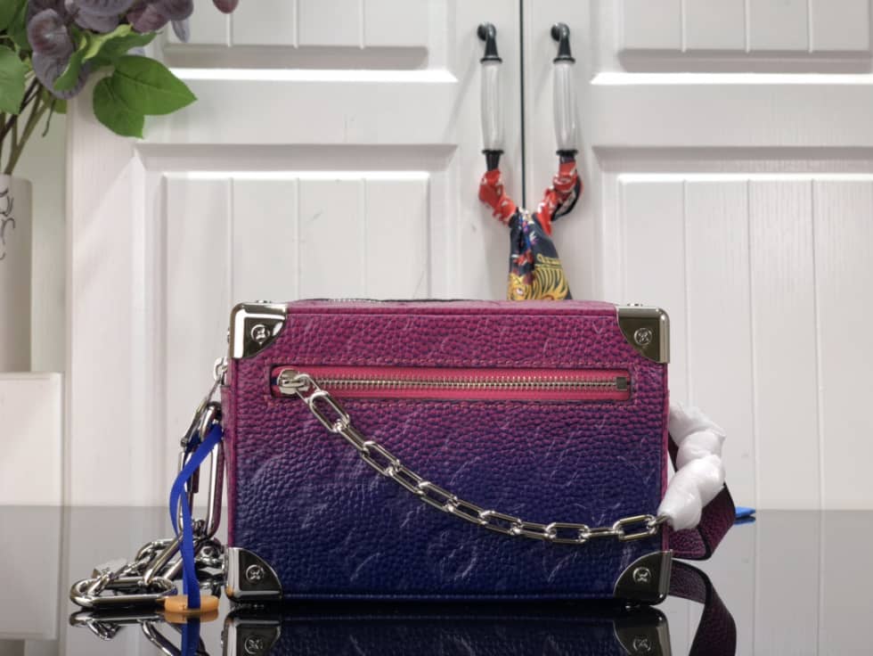 L0vis Vvtt0n Mini Soft Trunk Taurillon Blue/Pink M81219 Replica Shoulder Bag