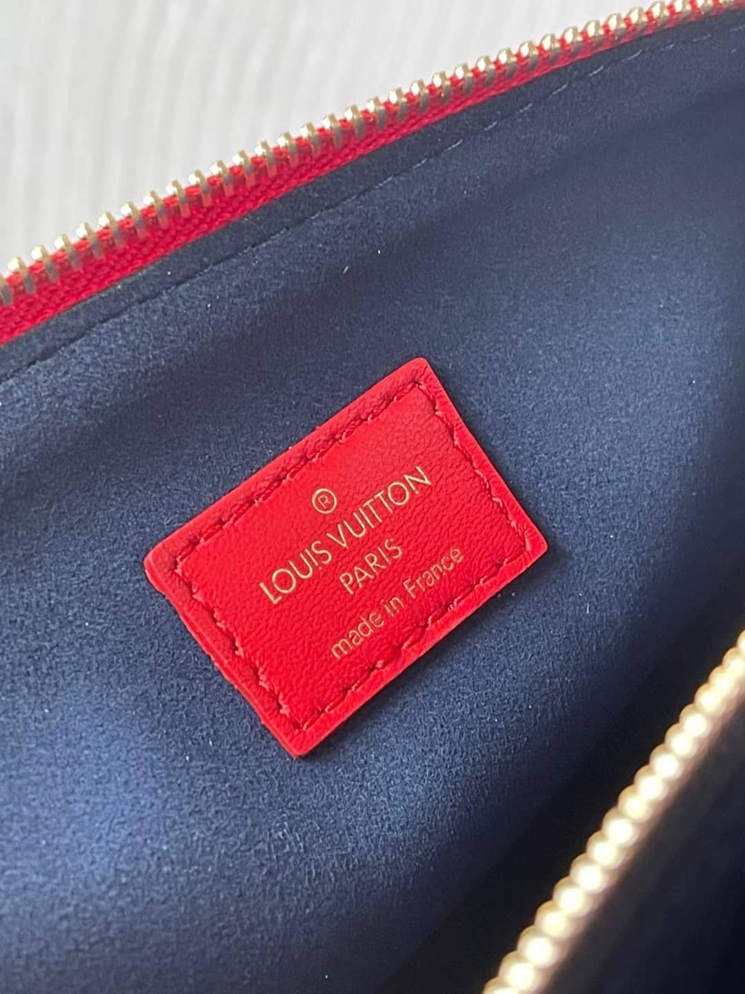 L0vis Vvtt0n Coussin PM Gold Chain Rouge Red M57792 Replica Shoulder Bag