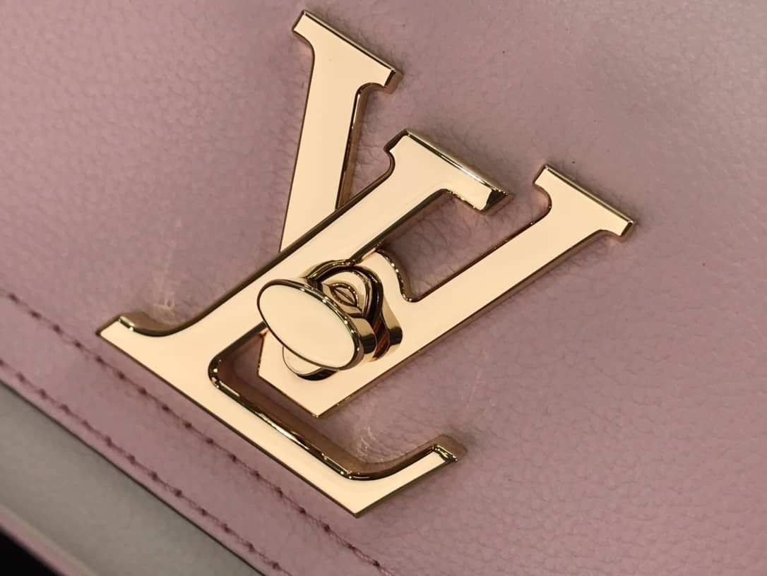 L0vis Vvtt0n Lockme Chain PM Replica Handbag Pink M57073