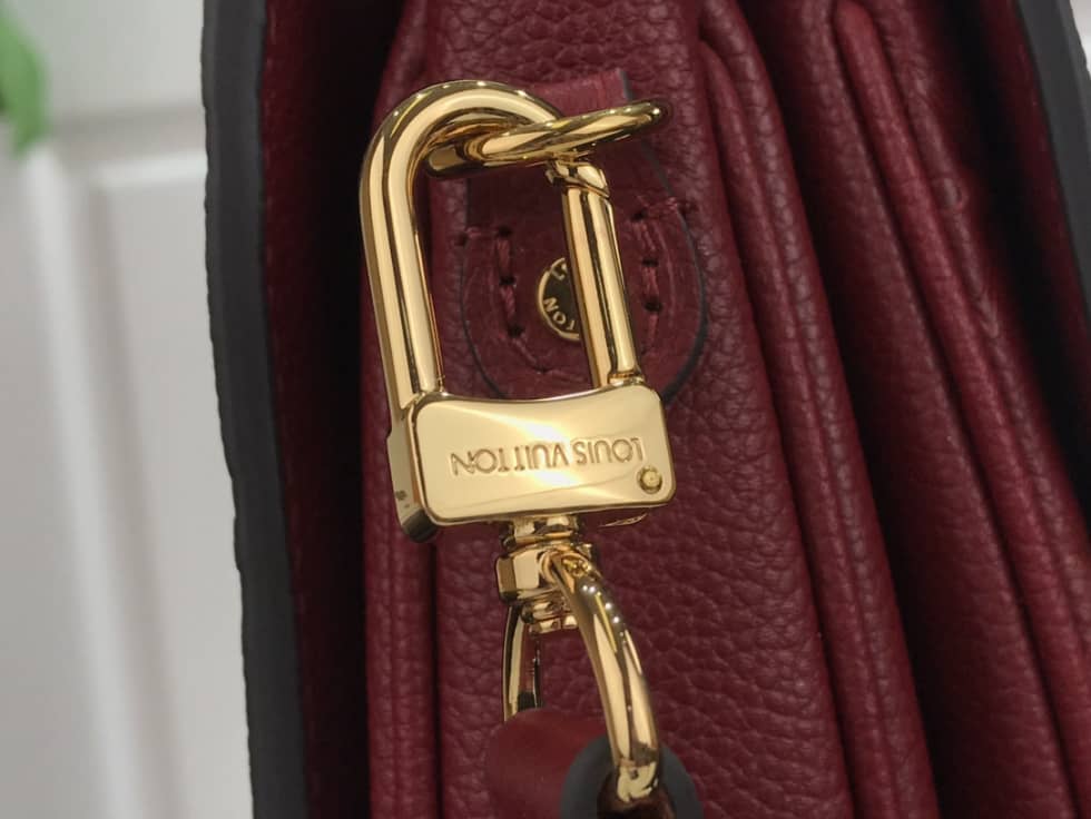 L0vis Vvtt0n Pochette Metis Marine Leather Red M44071 Replica Shoulder Bag