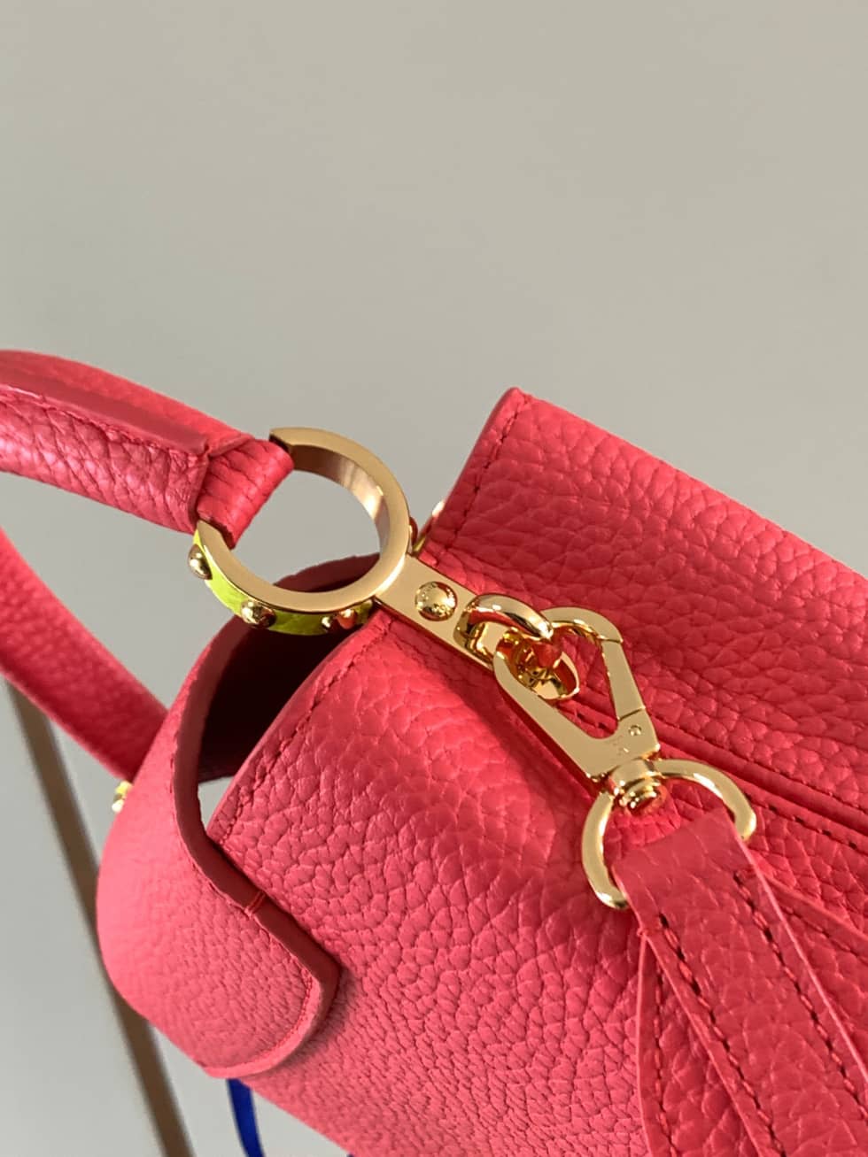 L0vis Vvtt0n Capucines Mini M59440 Replica Shoulder Bag