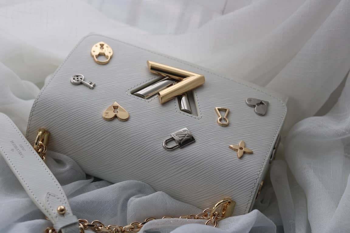 L0vis Vvtt0n Twist Epi Handbag Replica