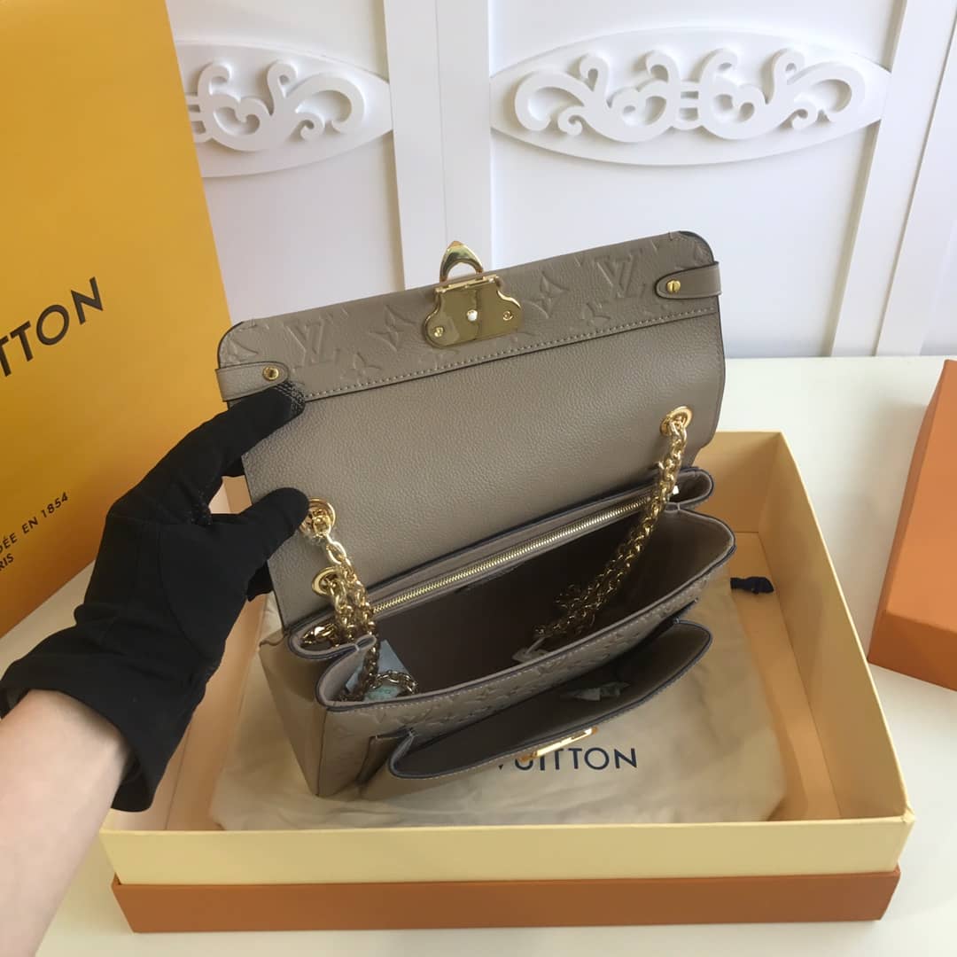 L0vis Vvtt0n Monogram Empreinte Vavin PM Chain Replica Shoulder Bag Khaki M44151