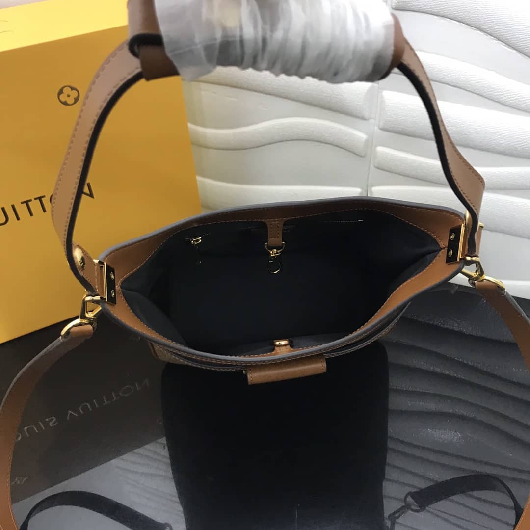 L0vis Vvtt0n Monogram Dauphine PM 2way Replica Hobo M45194