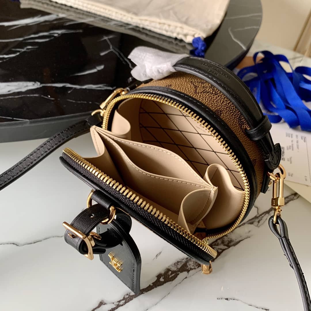 Best Replica L0vis Vvtt0n Monogram Reverse Mini Boite Chapeau Replica Shoulder Bag Yellow M68276(ColaReps)