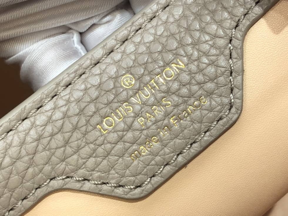 L0vis Vvtt0n Capucines MM Beige M59066 Replica Shoulder Bag