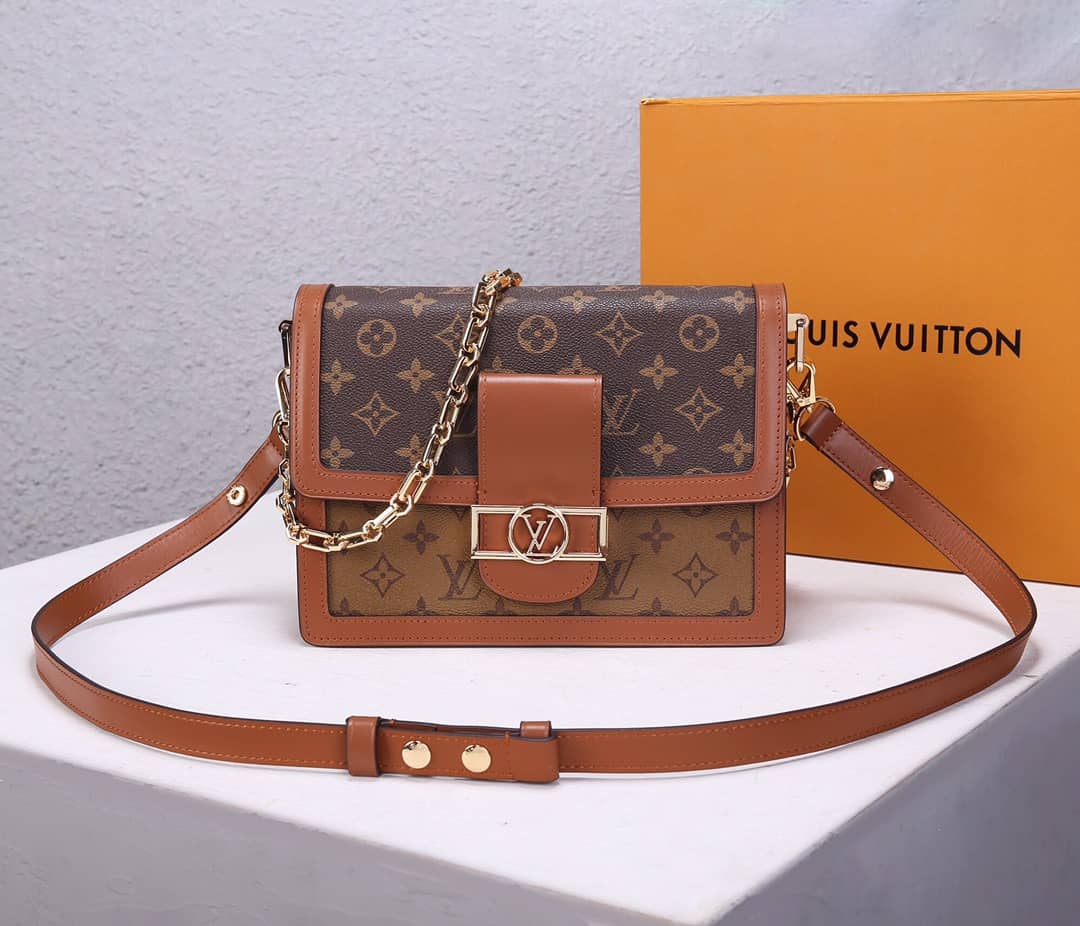 L0vis Vvtt0n Monogram MM Reverse Dauphine Shoulder Bag Replica M44391