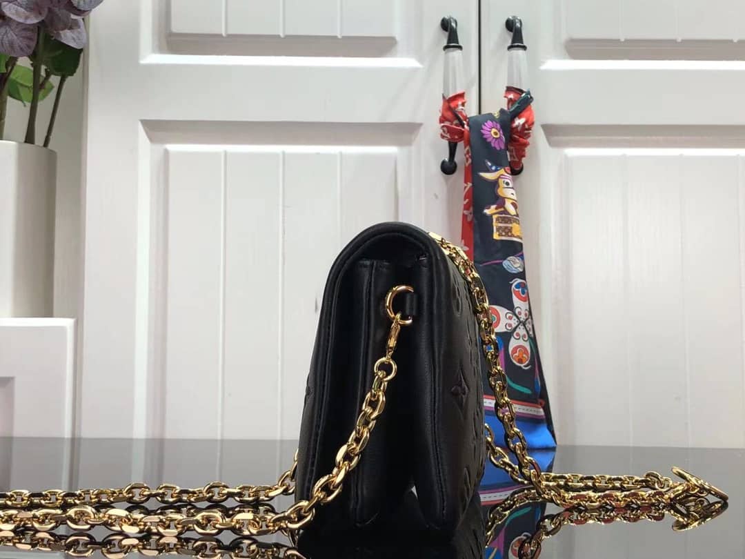 L0vis Vvtt0n Pochette Coussin Monogram Embossed Lambskin Chain Replica Bag Black