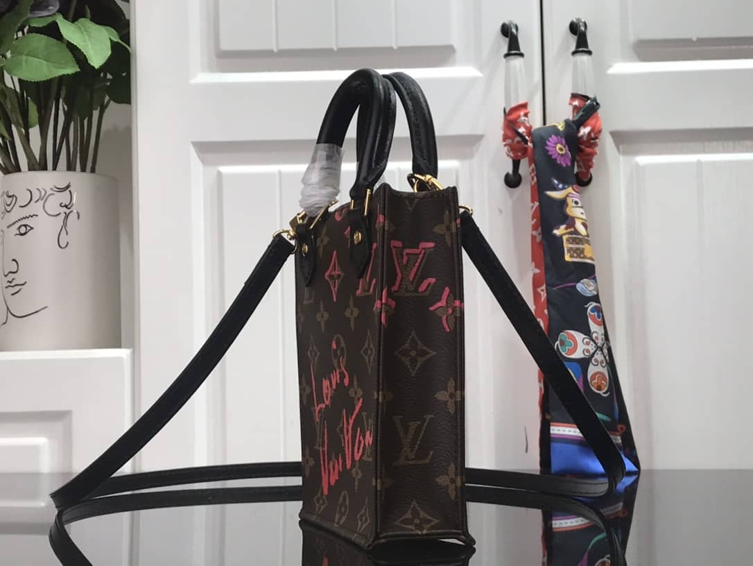 L0vis Vvtt0n Monogram Petit Sac Plat 2Way Replica Shoulder Bag M69442