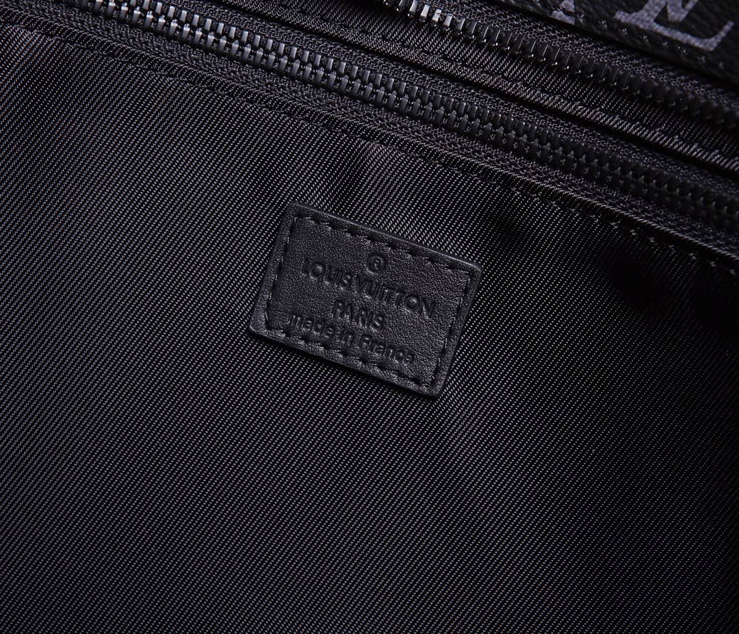 L0vis Vvtt0n Sac Plat Horizontal Zipper Replica Shoulder Bag M45265