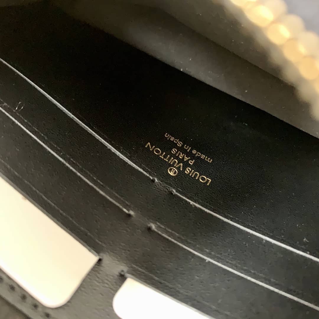 L0vis Vvtt0n Vavin Chain Wallet Replica Bag Black N60221