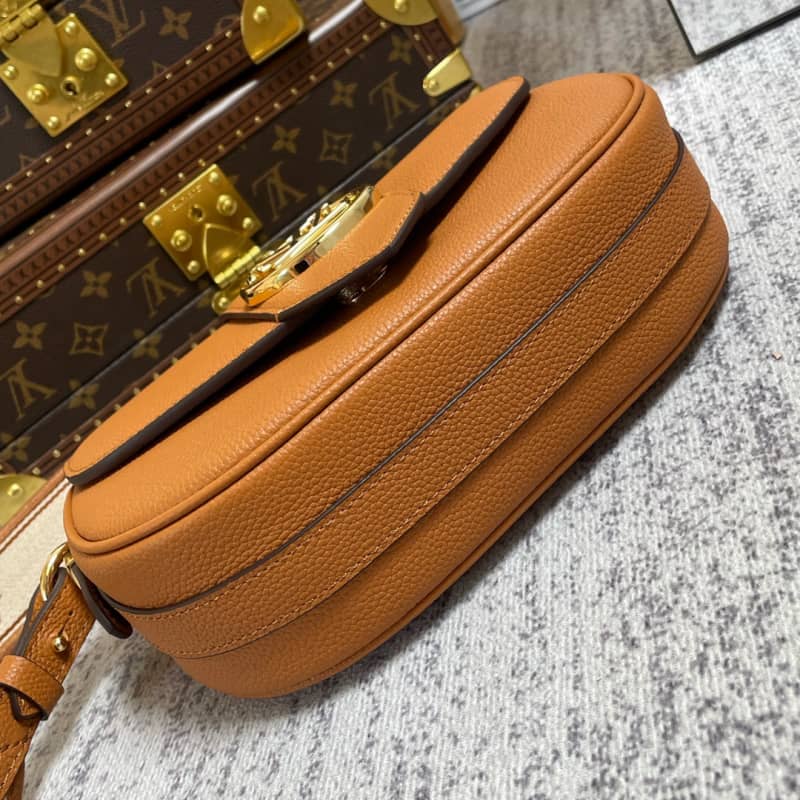 L0vis Vvtt0n Pont 9 Soft MM Grained Calfskin Leather Replica Bag Orange M58968