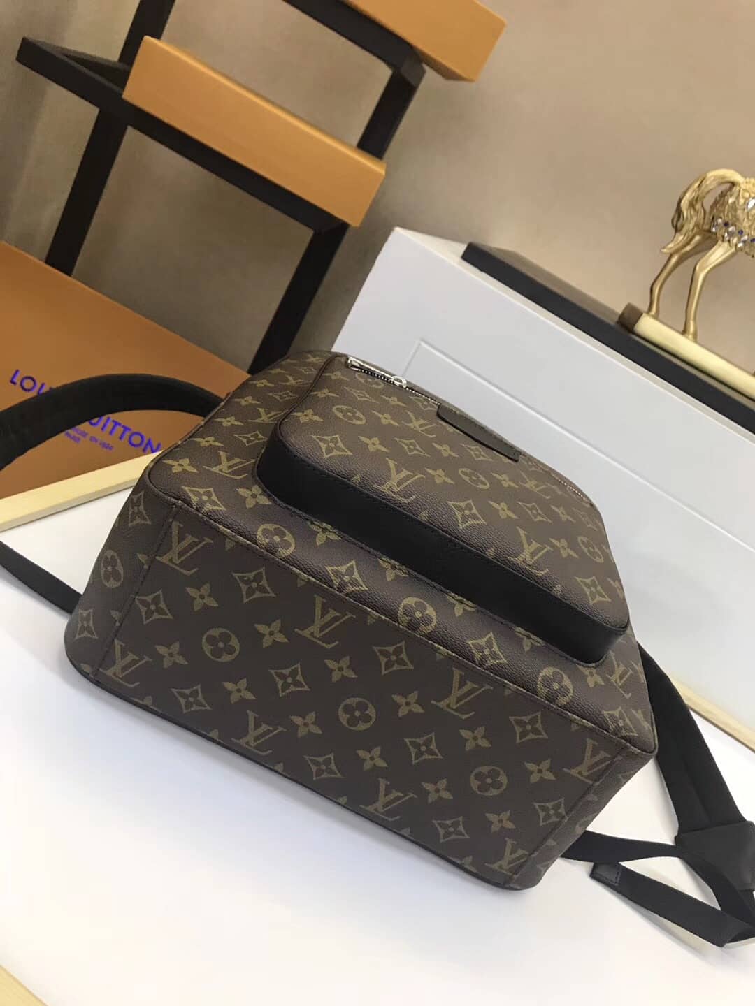 L0vis Vvtt0n Monogram Mens Josh Macaca Replica Rucksack M41530