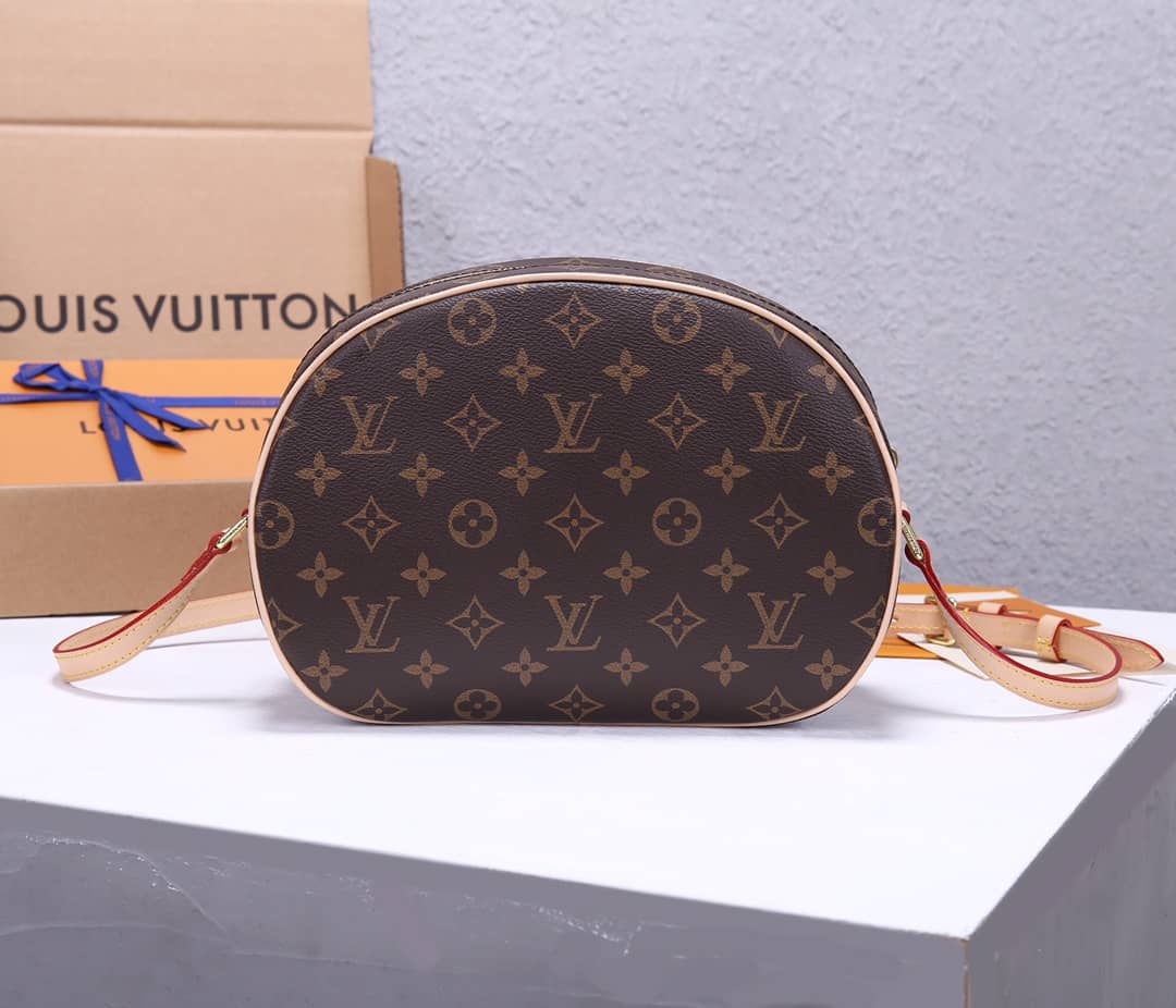 L0vis Vvtt0n Semi-Circle Leather Replica Shoulder Bag M51221