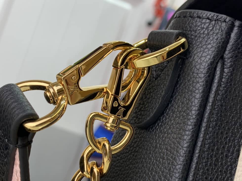 L0vis Vvtt0n Lockme Tender Leather Black M58557 Replica Crossbody Bag