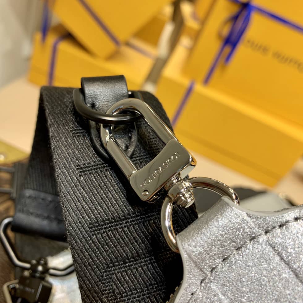 L0vis Vvtt0n Trio Pouch Glitter Silver M59682 Replica