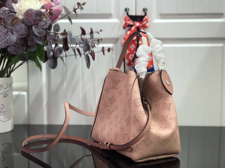 L0vis Vvtt0n Mahina Hina PM Leather Tote Replica Pink M54353