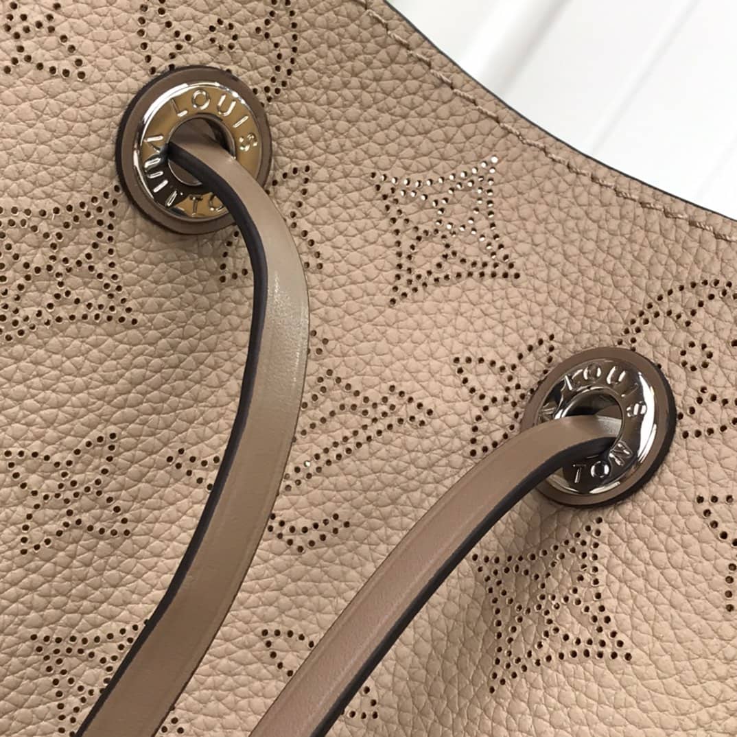 L0vis Vvtt0n Mahina Muria Replica Handbag Gray M55801