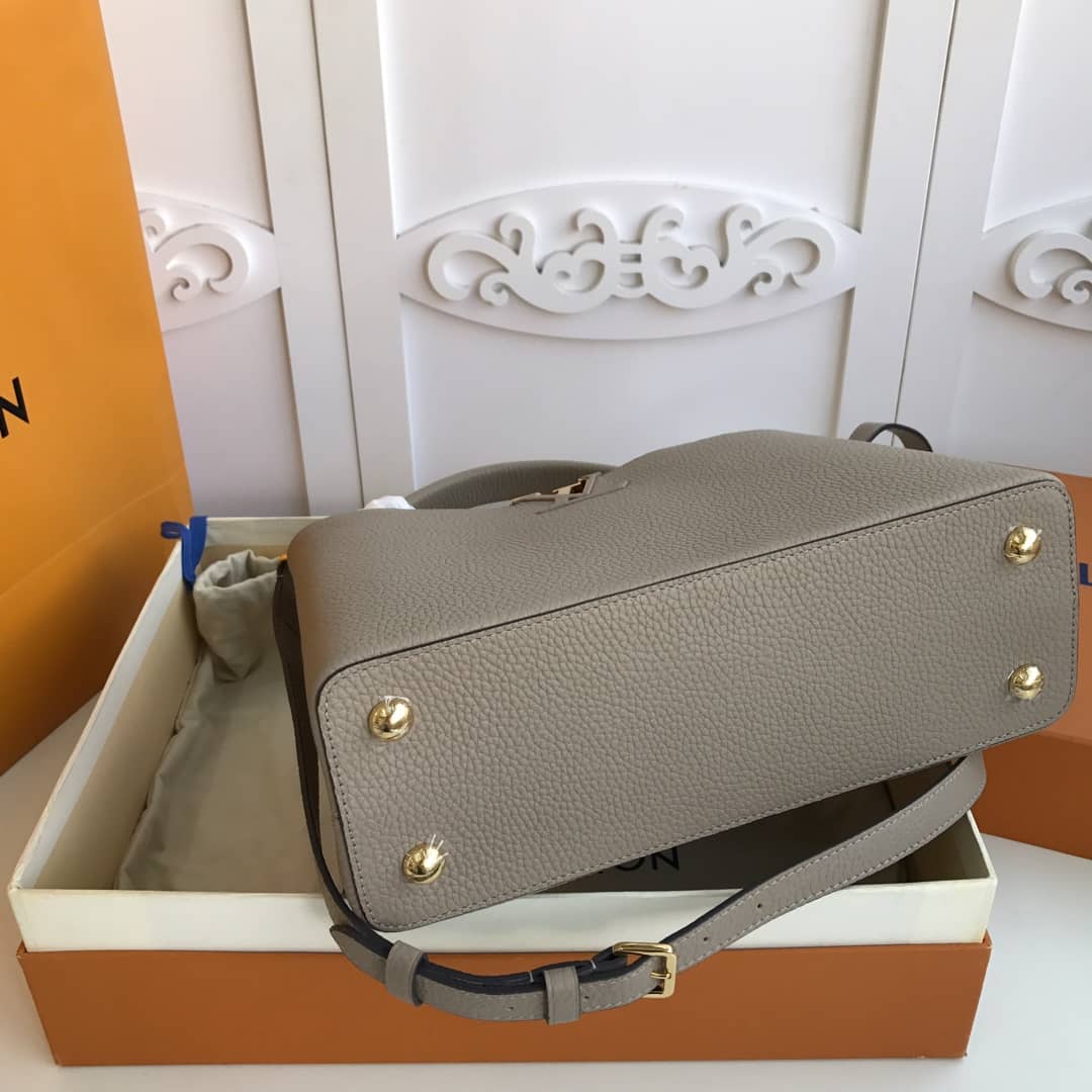 L0vis Vvtt0n Capucines MM Taurillon Leather Tote Replica Gray M94428