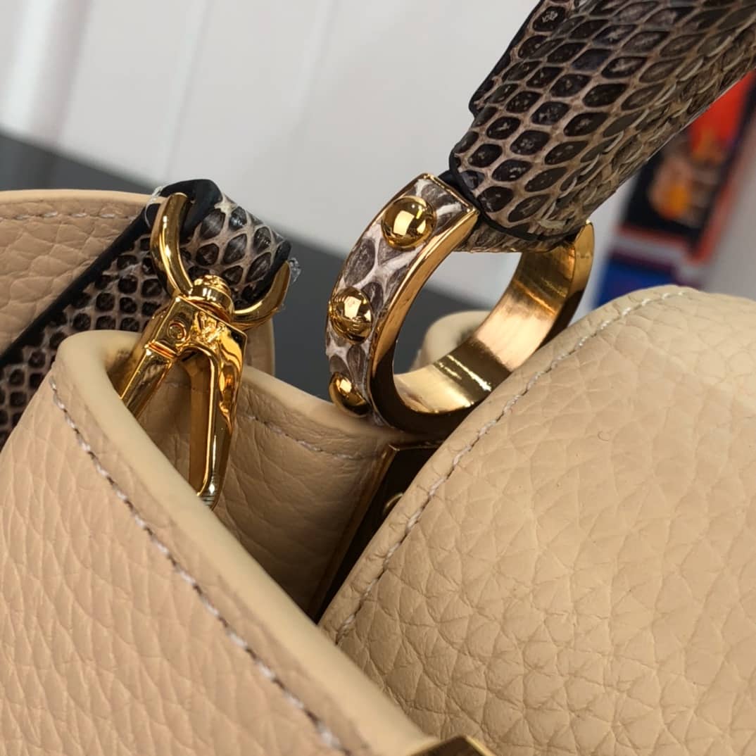 L0vis Vvtt0n Capucines MM Taurillon Leather Tote M94227