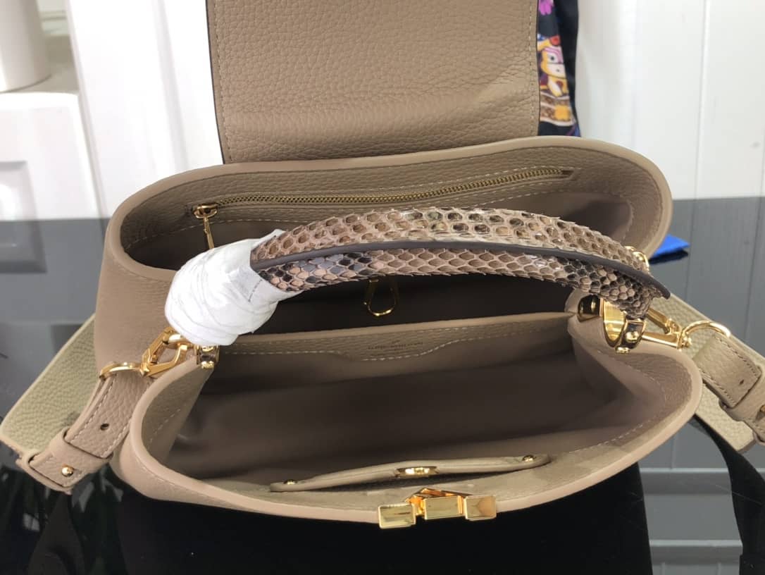 L0vis Vvtt0n Capucines Embroidery Replica Bag Gray M48865