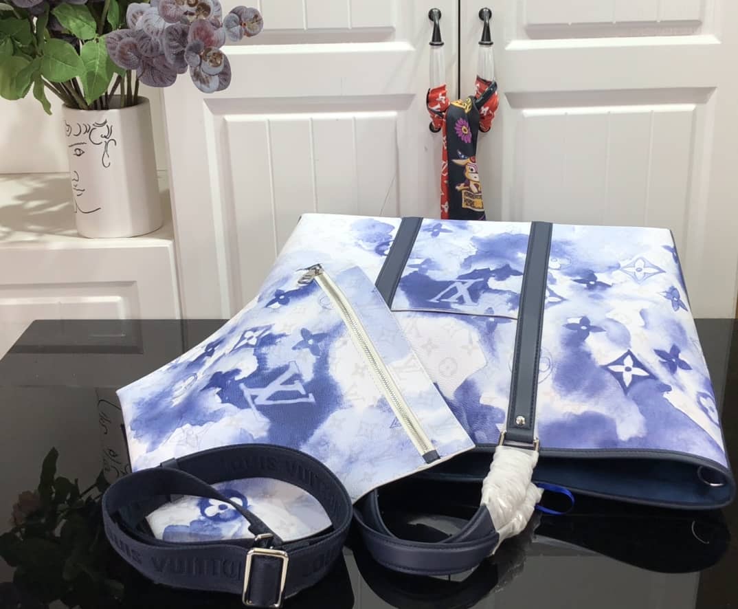 L0vis Vvtt0n Weekend GM Watercolor Monogram Replica Tote Blue M45754