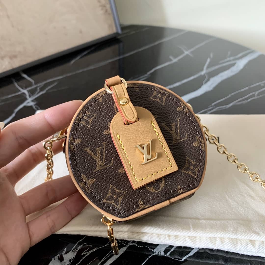 L0vis Vvtt0n Monogram Canvas Boite Chapeau Replica Bag M68570