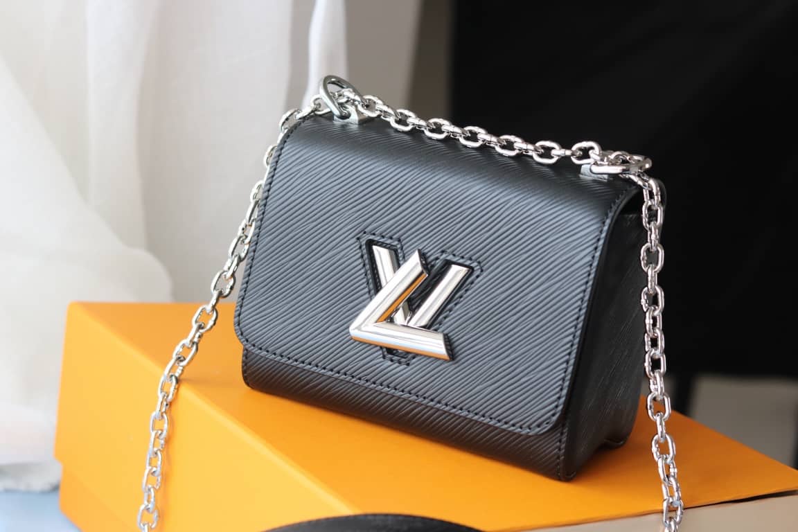 L0vis Vvtt0n Replica Twist MM Epi Leather Bag Black