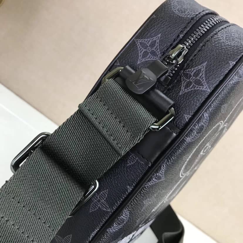 l0vis vvtt0n monogram eclipse danube pm u1u1enne replica shoulder bag m43677