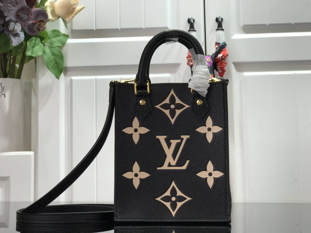 L0vis Vvtt0n Monogram Petit Sac Plat Bag Replica Black M80449