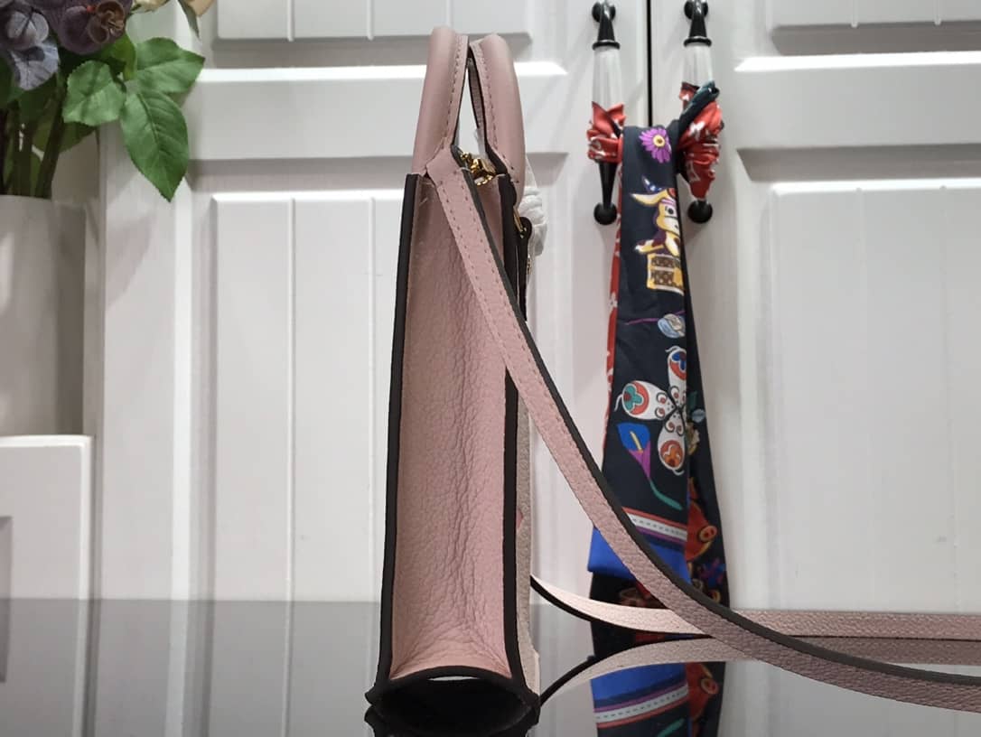 L0vis Vvtt0n Monogram Petit Sac Plat Bag Replica Pink M80449