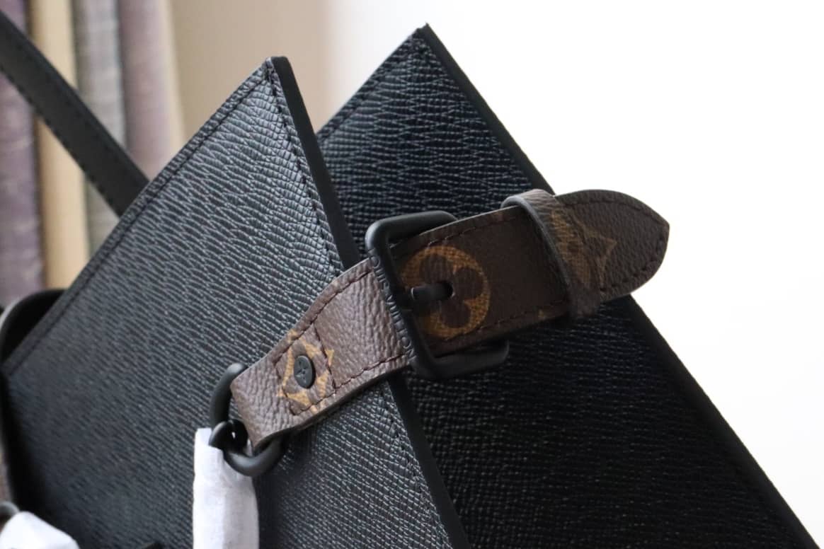 L0vis Vvtt0n Retro Wearable Mens Shopping Bag Replica M30725