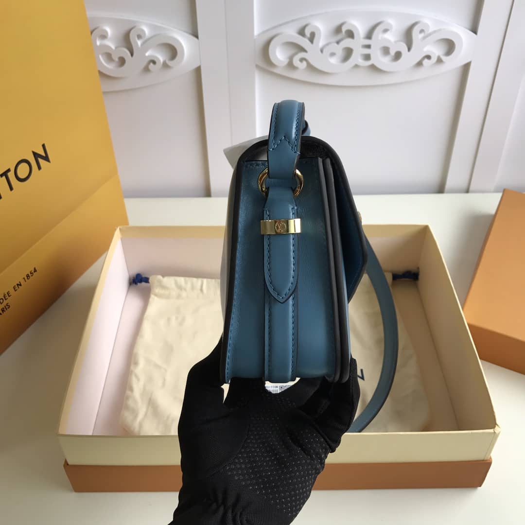 L0vis Vvtt0n Pont9 Neuf Leather Replica Shoulder Bag Blue M55948