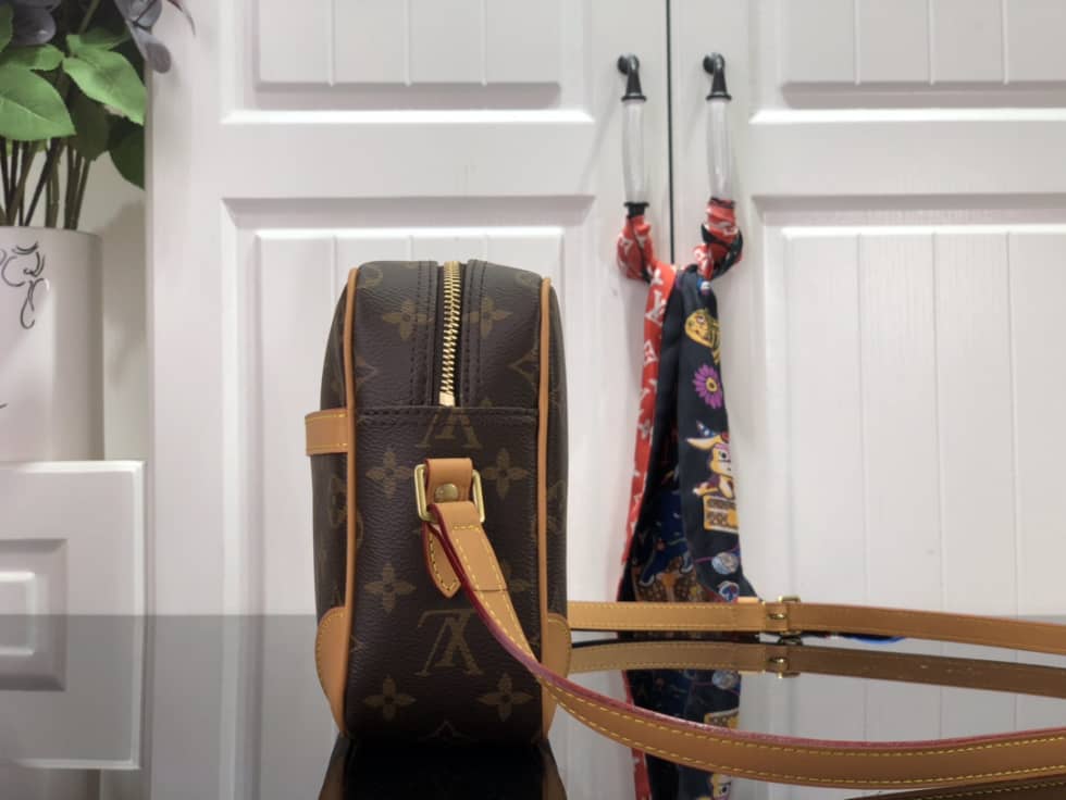 L0vis Vvtt0n Monogram Trocadero 23 Shoulder Bag M51276 Replica