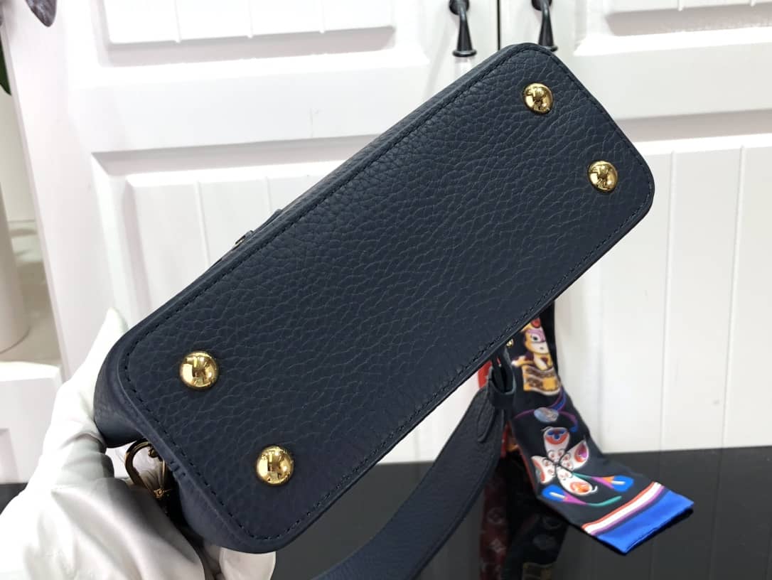 L0vis Vvtt0n Capucines Embroidery Replica Bag Blue M48865