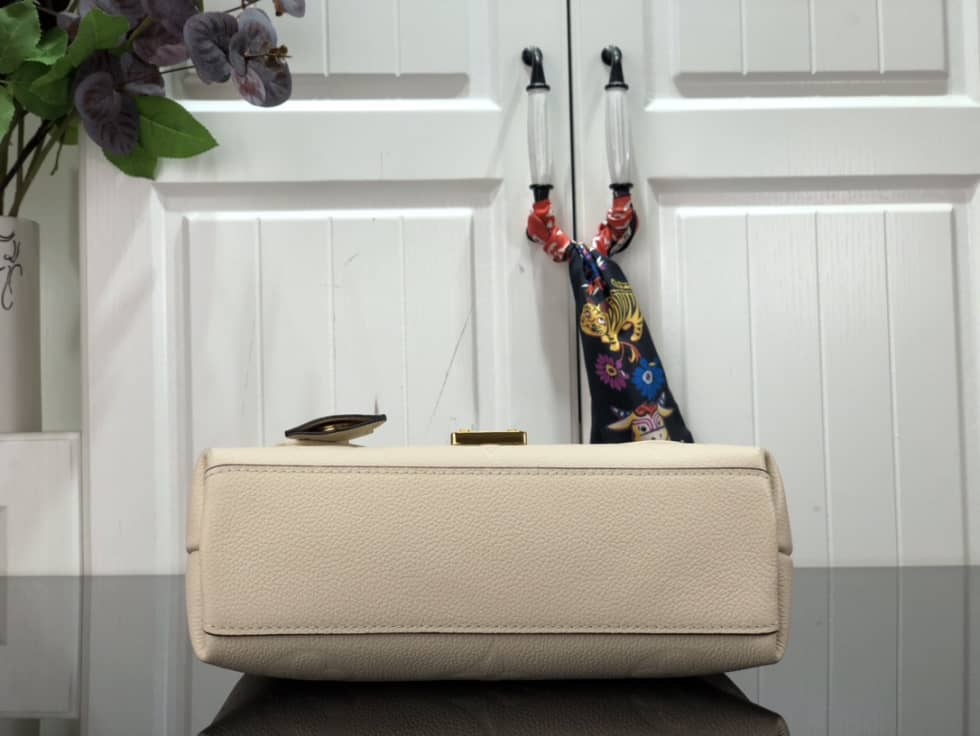 L0vis Vvtt0n Madeleine BB Monogram White M46008 Replica Shoulder Bag