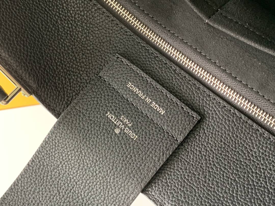 L0vis Vvtt0n Lockme Day Tote Replica Black M53730