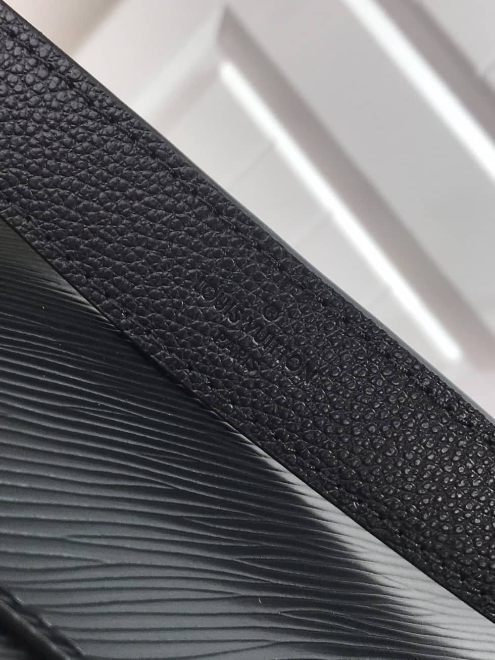 L0vis Vvtt0n Marelle Epi Leather M80794 Replica Shoulder Bag