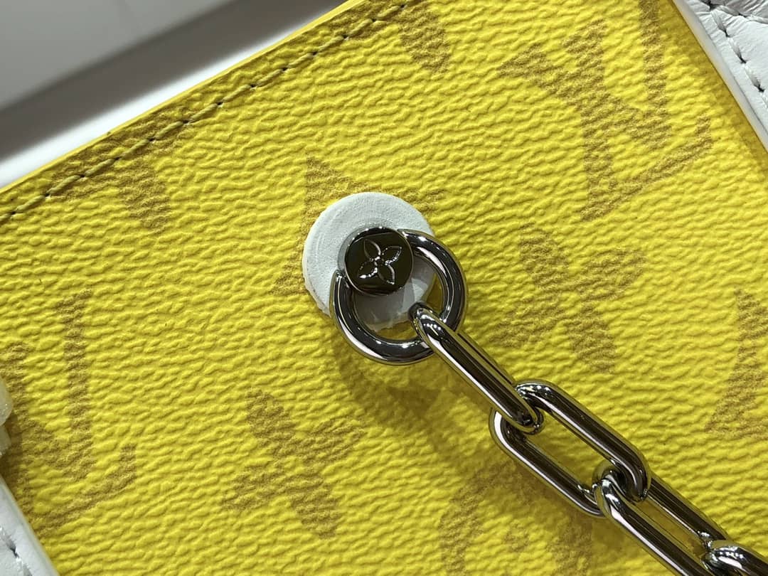 L0vis Vvtt0n “Tourist Vs Purist” Tote Bag