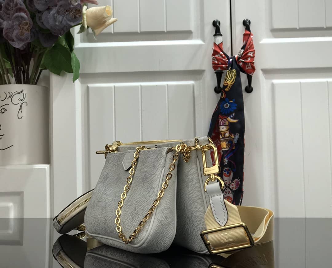 L0vis Vvtt0n Monogram Canvas Multi Pochette Replica White M44823