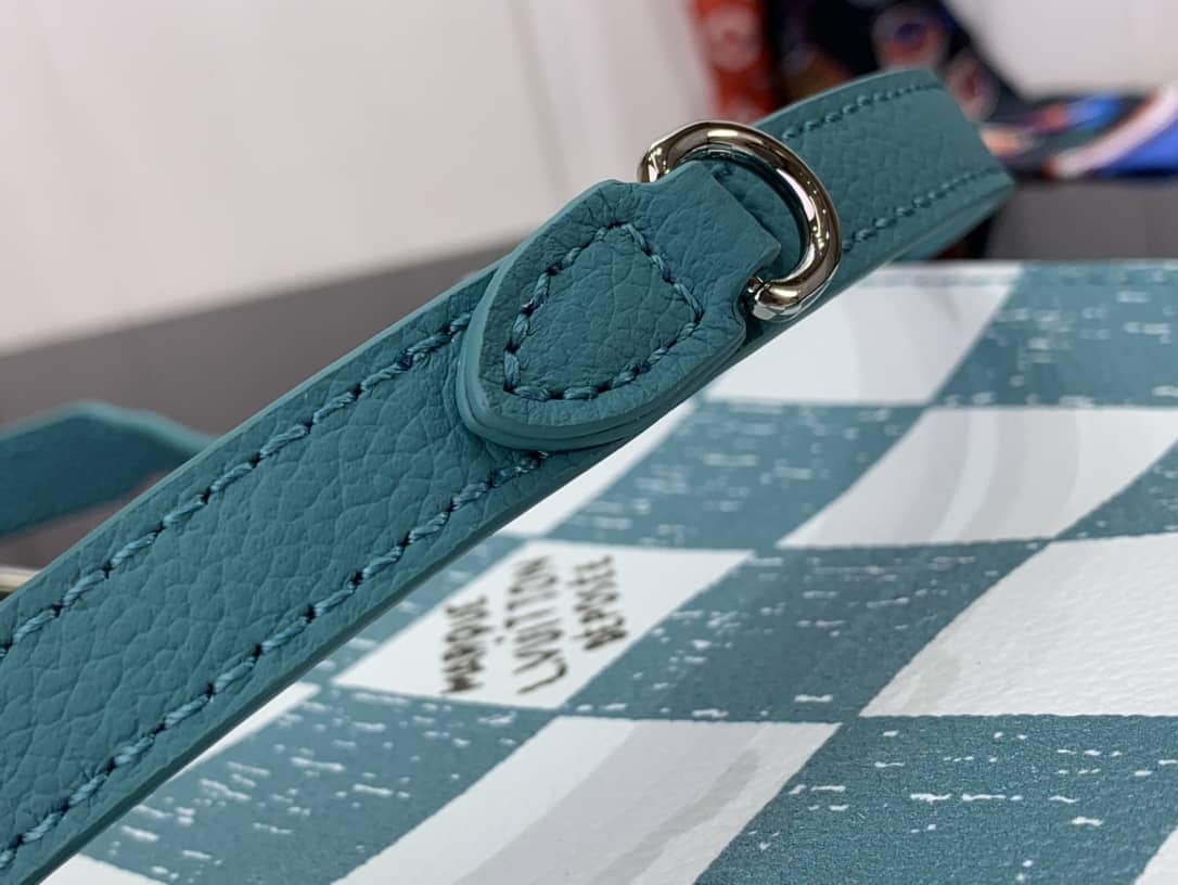 L0vis Vvtt0n Sac Plat Cowhide Leather  XS Bag Replica N60479