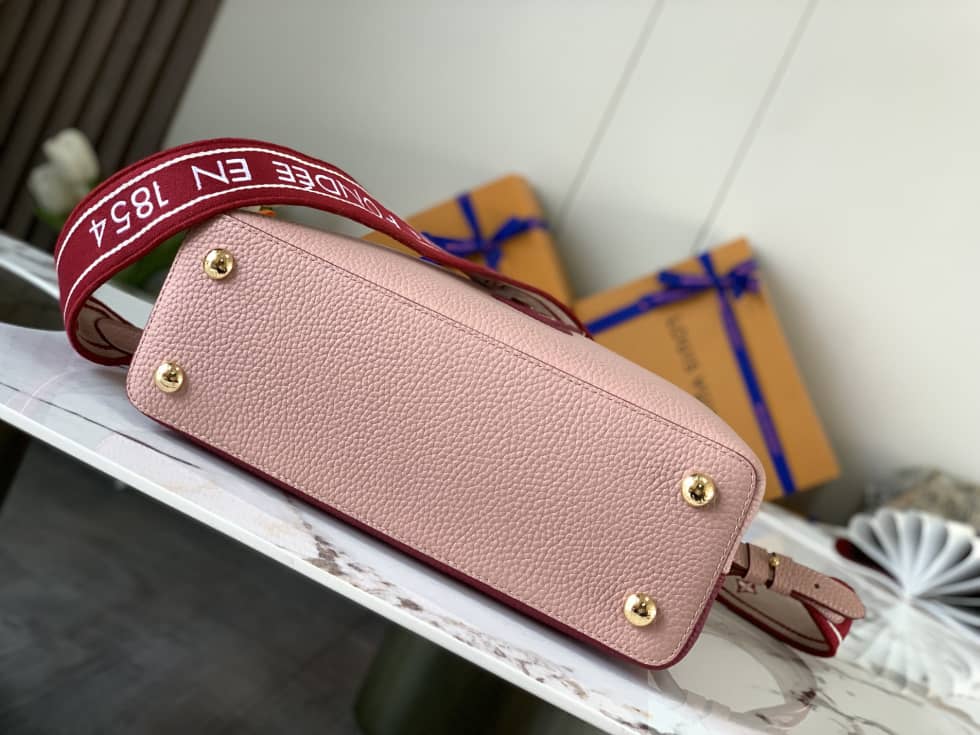 L0vis Vvtt0n Capucines MM Beige And Wine red M58610 Replica Crossbody Bag