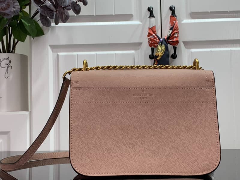 L0vis Vvtt0n Lockme Chain PM Replica Handbag Pink M57073