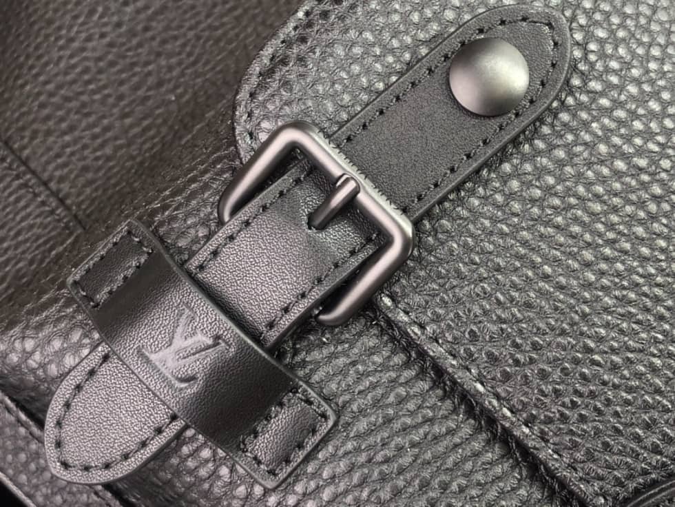 L0vis Vvtt0n Christopher Slim Taurillon Leather Black M58644 Replica Backpack