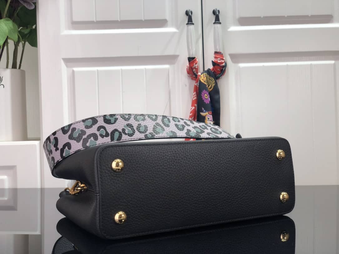 L0vis Vvtt0n Capucines MM Black Replica Bag M57361