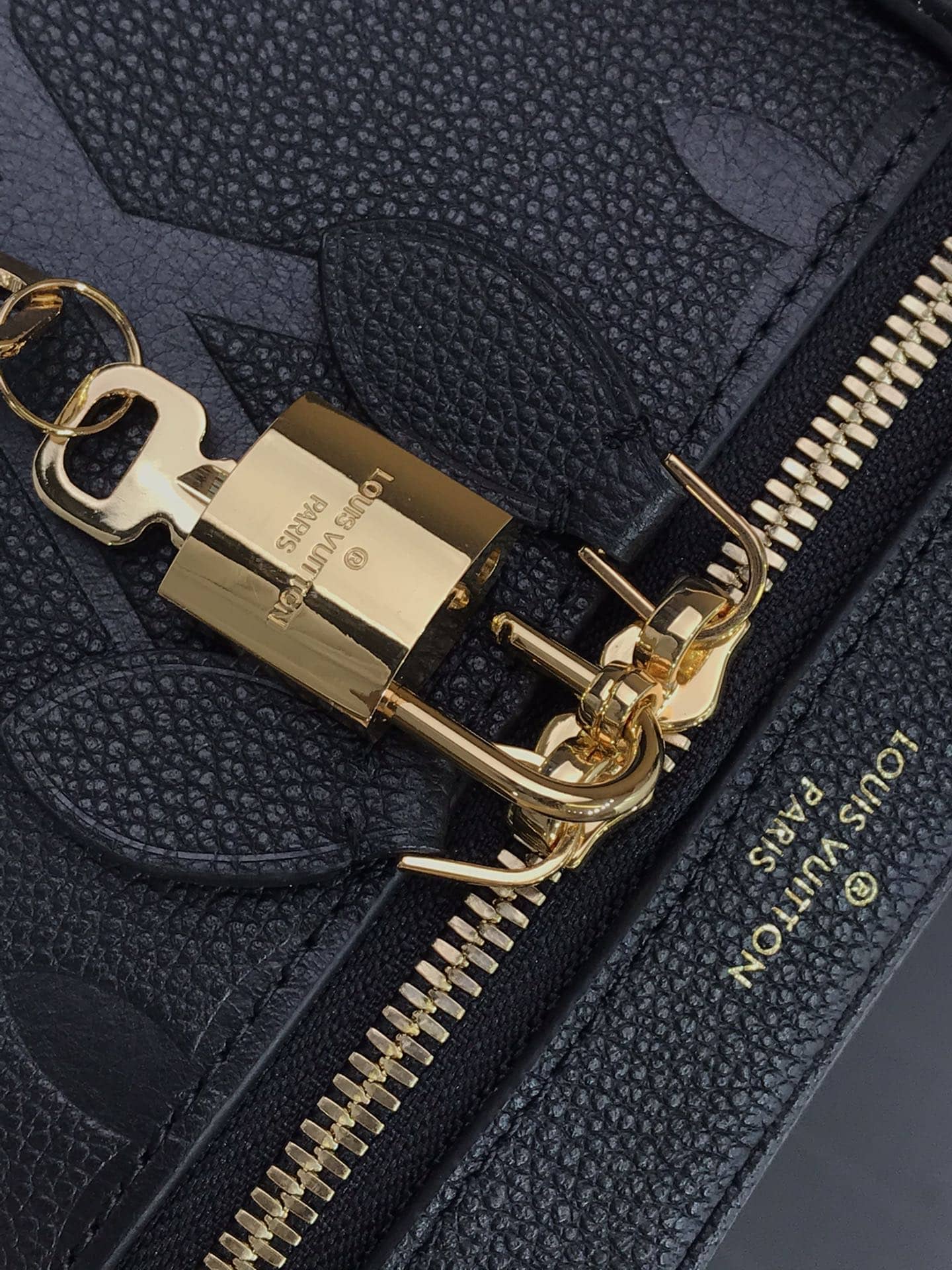 L0vis Vvtt0n Vanity PM Monogram Empreinte Leather Crossbody Bag Replica M45598