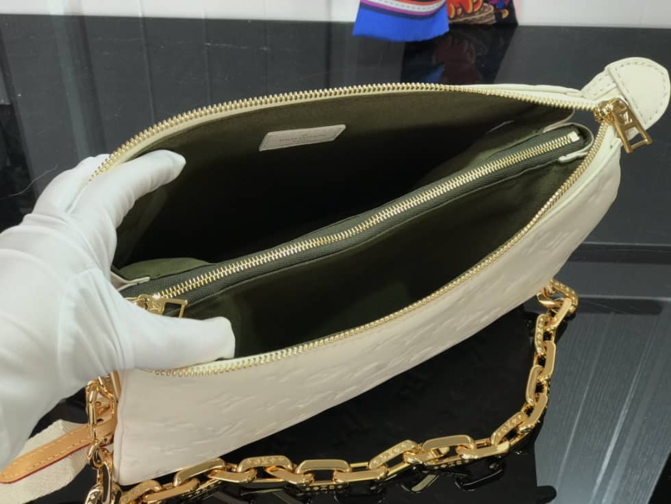 L0vis Vvtt0n Coussin PM Embossed Puffy White M57793 Replica Shoulder Bag