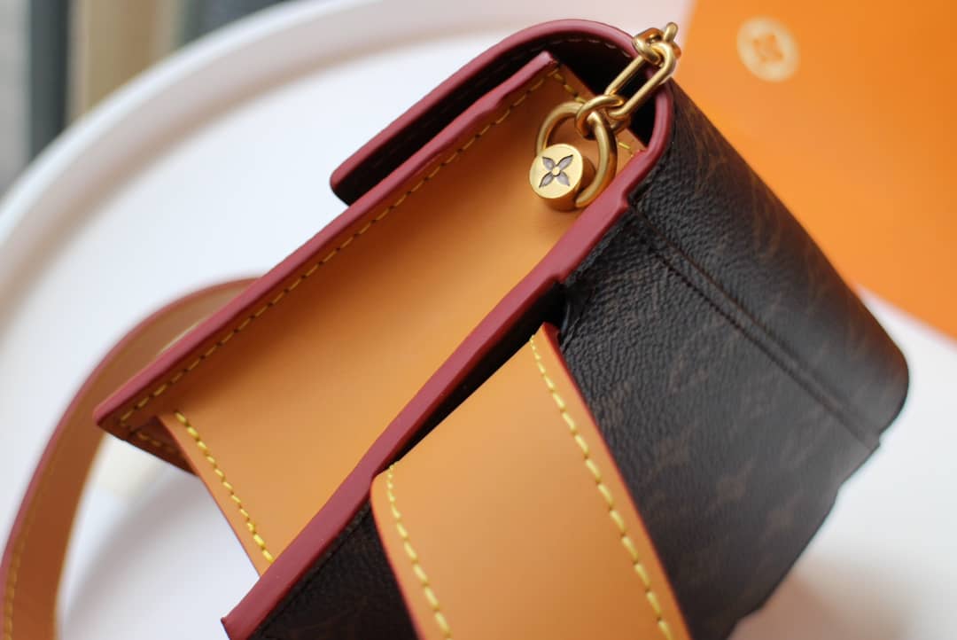 L0vis Vvtt0n Monogram S Lock PM Replica Belt Bag M44667